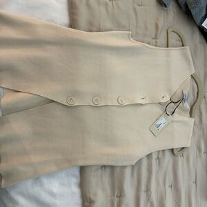 Cream Sleeveless Button-Up Vest
